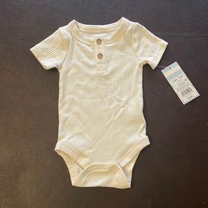 NWT Cat & Jack Cream Bodysuit 0-3 months